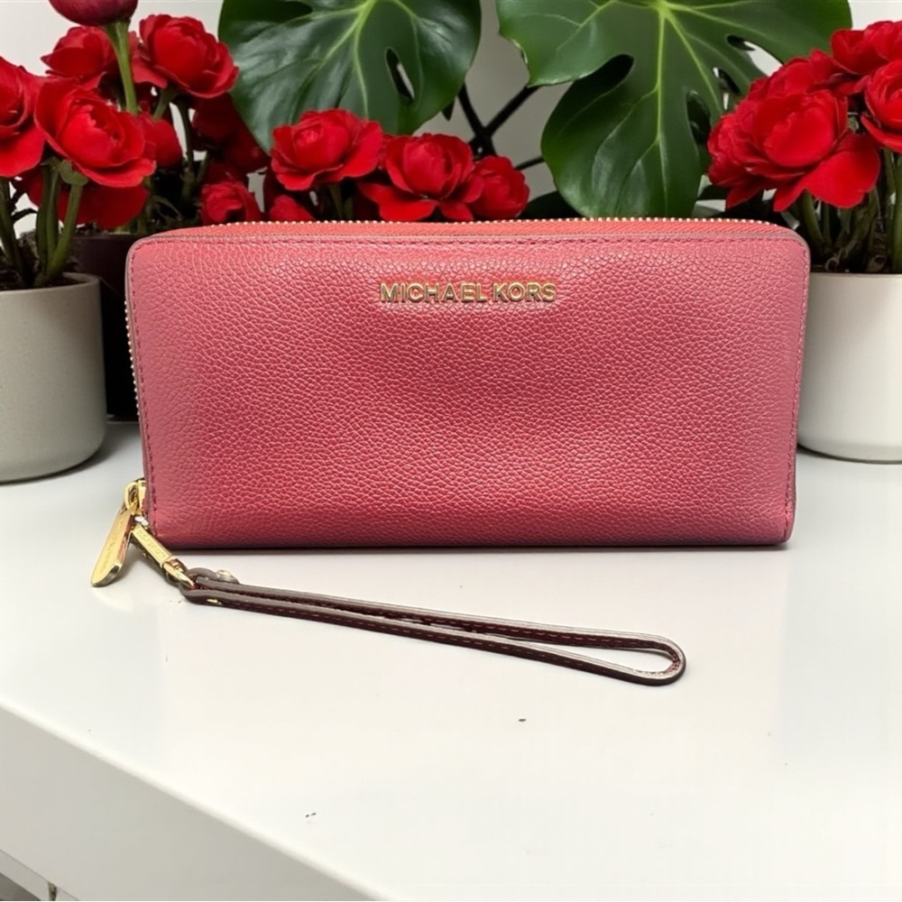❤️Michael Kors❤️Maroon Jet Set Travel Large Continental Wristlet/Like New